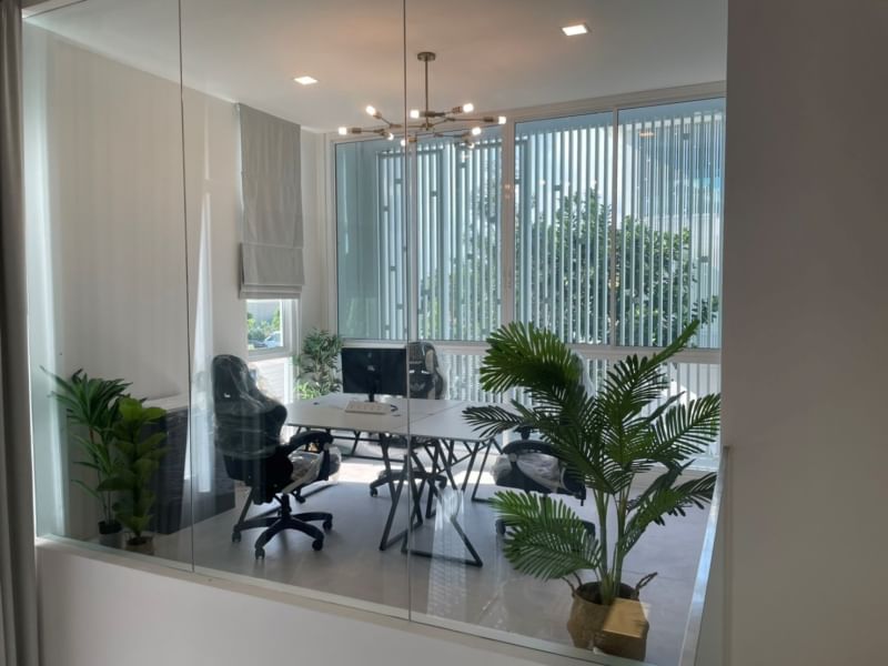 RENT | VIVE Modern 3 Storey House Bangkok • Ekamai-Ramintr