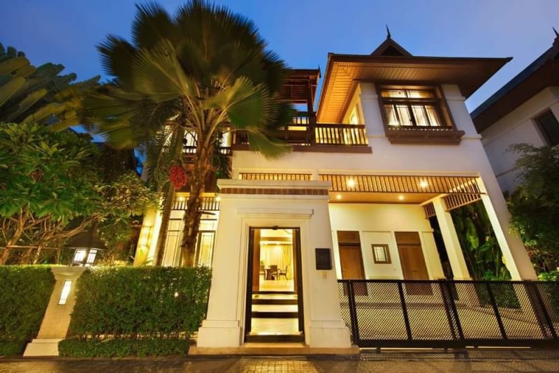 RENT | PRIVATE POOL VILLA Bangkok • Sathorn