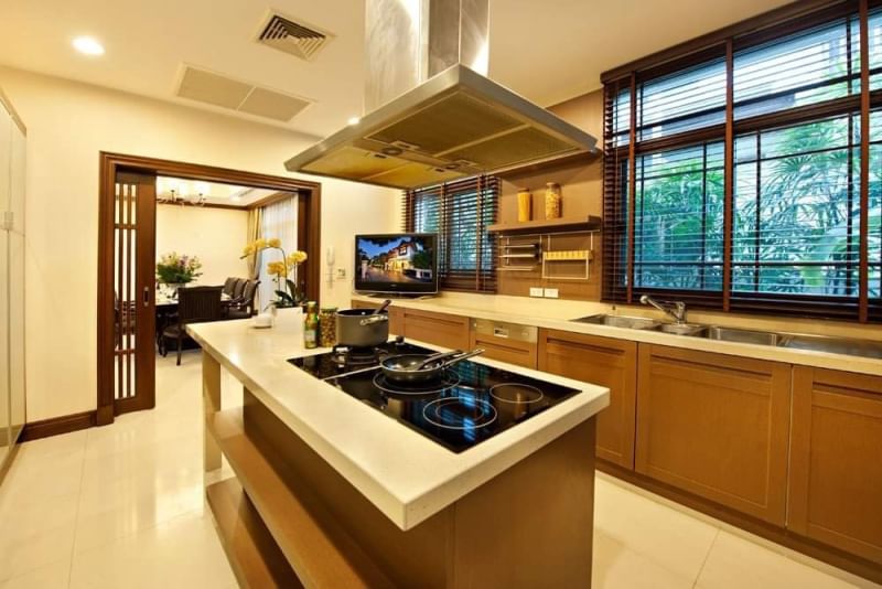 RENT | PRIVATE POOL VILLA Bangkok • Sathorn